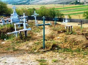 Cimitirele din satele Romanului sunt revendicate de preoți