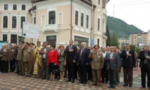 Oficialitățile județene au sărbătorit Ziua Drapelului